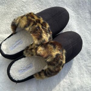 Women’s slippers